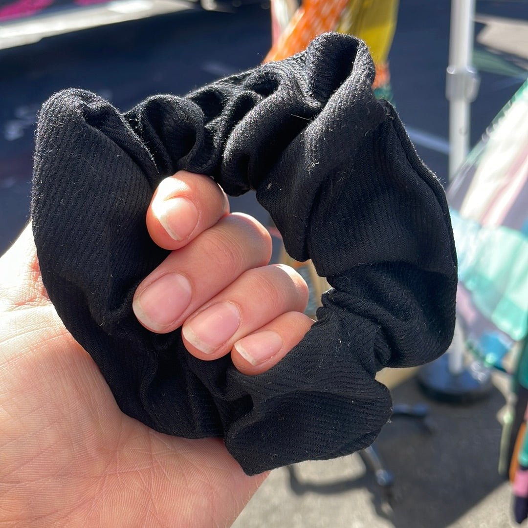 The Zoe Scrunchie - | DEVAN GREGORI