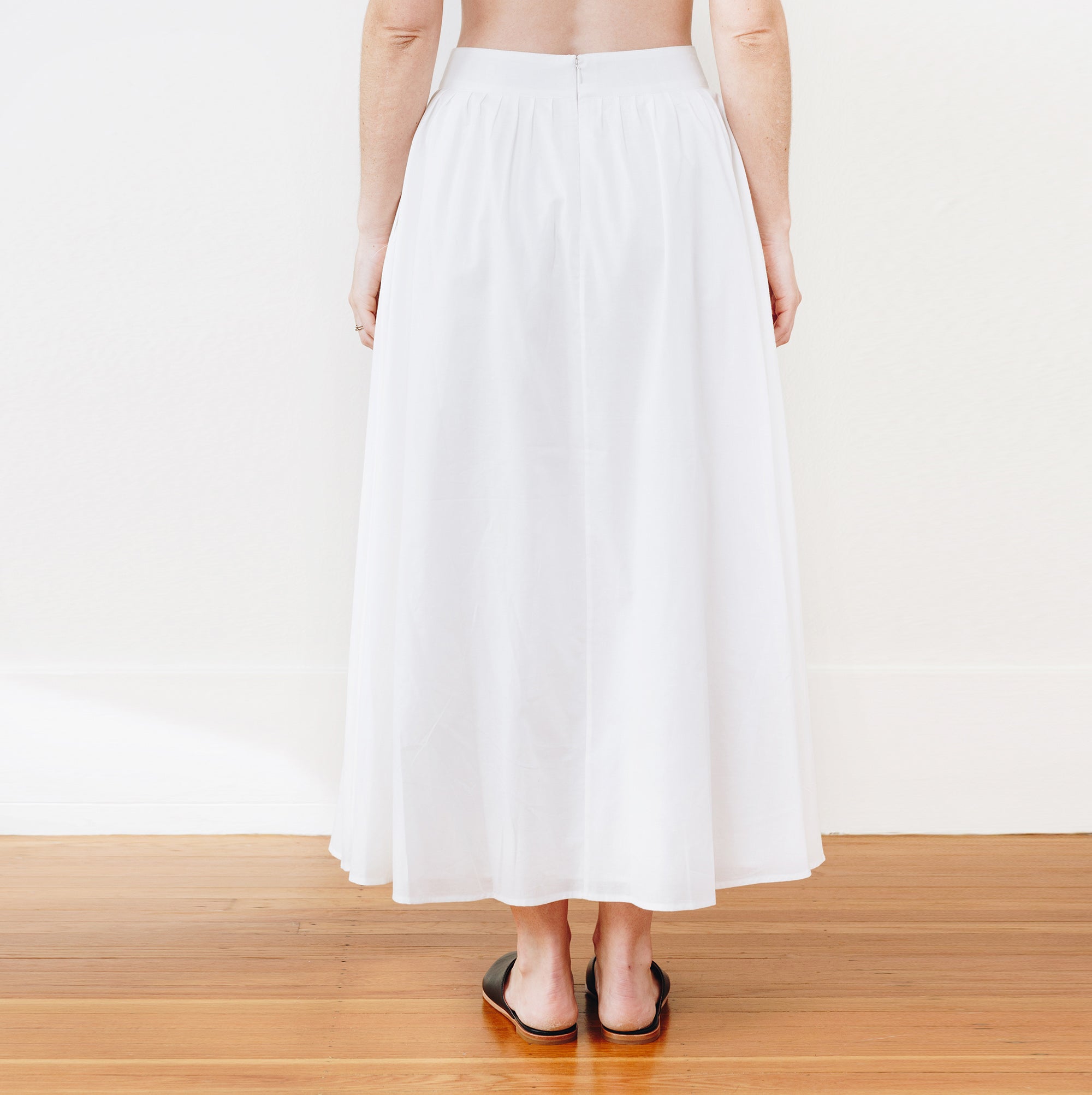 The Cotton/Silk Hazel Skirt - Small - White | DEVAN GREGORI