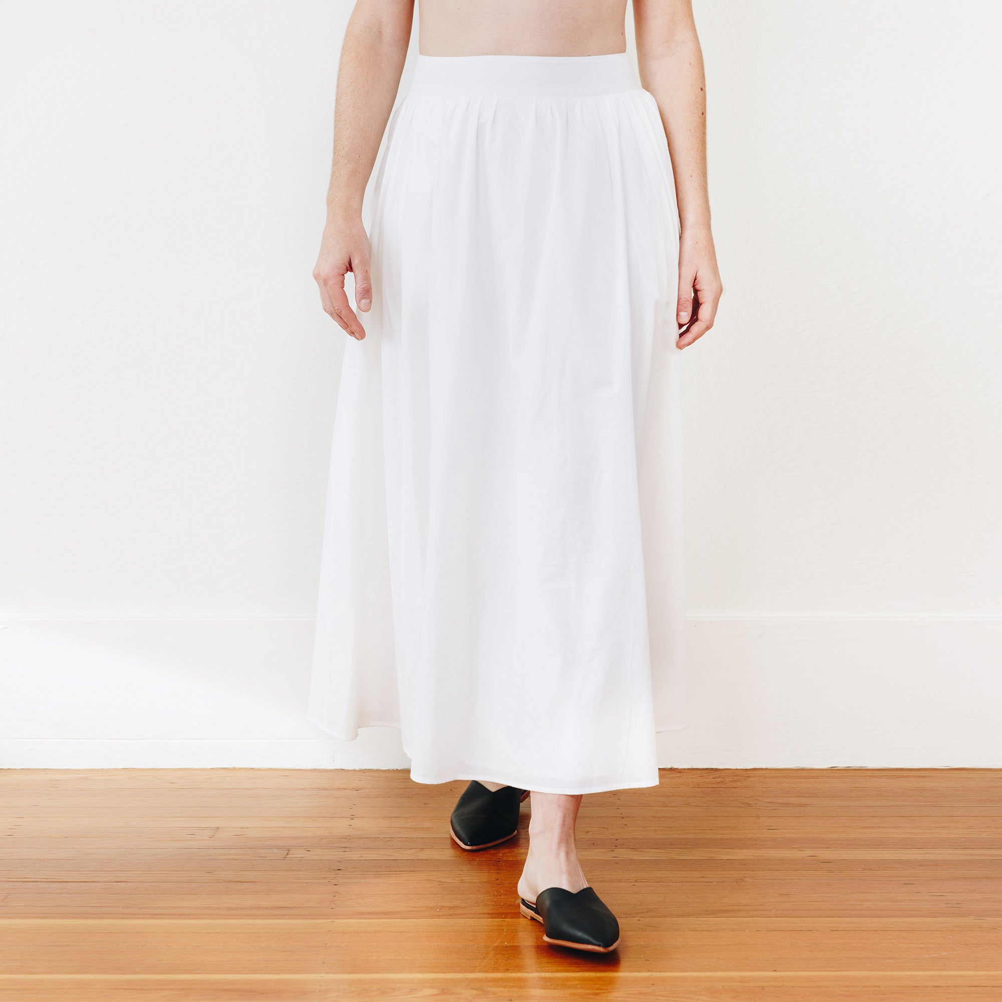 The Cotton/Silk Hazel Skirt - Small - White | DEVAN GREGORI